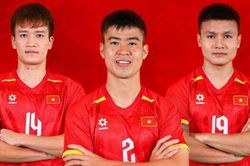 Duy Mạnh đeo băng đội trưởng; Quang Hải, Hoàng Đức đội phó
