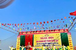 Vui ngày hội Đại đoàn kết toàn dân tộc tại thôn Quyết Thắng, xã Quỳnh Anh