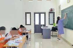 Hành trình đến trường lắm nỗi gian truân của những đứa trẻ có H