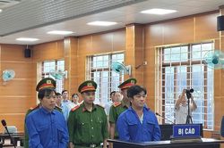 Quảng Ngãi: Hai ngư dân lĩnh án vì tổ chức cho 15 người xuất cảnh trái phép