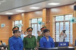 Hai ngư dân lĩnh án về tội 'Tổ chức cho người khác xuất cảnh trái phép'