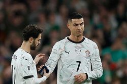 Ronaldo vắng mặt bao lâu sau khi nhận thẻ đỏ ở vòng loại World Cup 2026?