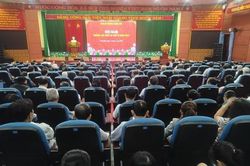 Hơn 300 cán bộ, đảng viên tham dự Hội nghị Thông tin thời sự quý IV/2025