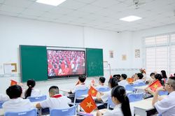 Hà Nội chi hơn 525 tỷ đồng hỗ trợ học sinh trường tư thục