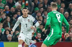 Ronaldo nhận thẻ đỏ, Bồ Đào Nha thua sốc; Mbappe đưa Pháp vào World Cup 2026; Haaland lập cú đúp, Na Uy tiến sát vé dự World Cup; Huỳnh Như ghi tuyệt phẩm đá phạt ở AFC Champions League nữ