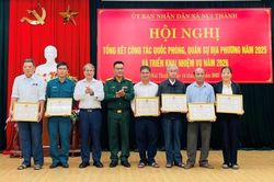 12 tập thể, cá nhân được khen thưởng về thành tích xuất sắc trong thực hiện nhiệm vụ quốc phòng