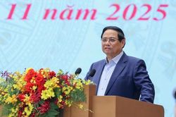 Thủ tướng: Dứt khoát cắt bỏ những thủ tục không cần thiết mà người dân vẫn phải làm