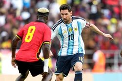 Messi ghi bàn và kiến tạo, Argentina thắng Angola 2-0