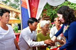 Phó Chủ tịch nước Võ Thị Ánh Xuân dự Ngày hội Đại đoàn kết toàn dân tộc tại Vĩnh Long