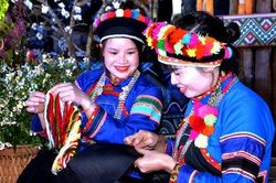 Tôn vinh nét đẹp trang phục, bản sắc văn hóa truyền thống các dân tộc vùng cao Bắc Hà