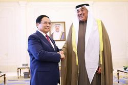Thủ tướng Phạm Minh Chính hội kiến Hoàng Thái tử Kuwait