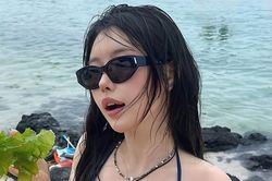 Cô nàng có visual lạnh lùng nhưng lại sở hữu body bốc lửa
