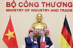 Việt Nam - Đức thống nhất đẩy mạnh hợp tác sản xuất ô tô