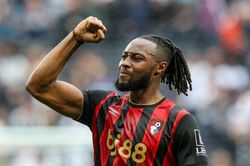 Liverpool nhắm Semenyo, MU tranh Kees Smit, Roma hỏi Zirkzee