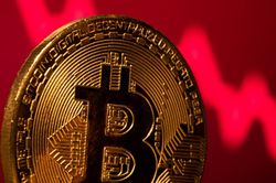 Vì sao Bitcoin vừa lao về một trong những mốc thấp nhất kể từ đầu năm?