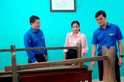 Trung ương Đoàn hỗ trợ người dân Huế khắc phục hậu quả bão lũ