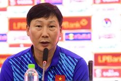 HLV Kim kỳ vọng Xuân Son tỏa sáng trước Lào, giữ hy vọng