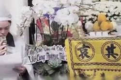 Dương Cẩm Lynh suy sụp trong tang lễ của cha ruột tại Đồng Nai