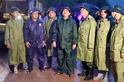 Phó Thủ tướng Hồ Quốc Dũng trực tiếp chỉ đạo khắc phục sạt lở tại đèo Khánh Lê