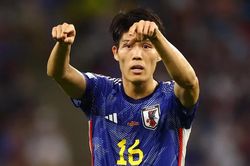 Hậu vệ Nhật Bản có thể dự World Cup dù thất nghiệp