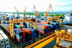 Xây dựng gói hỗ trợ doanh nghiệp trước thuế đối ứng của Hoa Kỳ, hoàn thành trong tháng 11/2025