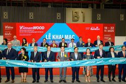 Ấn tượng Canadian Wood tại VietnamWood 2025 với giải pháp gỗ mềm bền vững và ứng dụng nội thất hiện đại