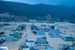 Mưa lớn kỷ lục gây ngập diện rộng ở Gia Lai - Đắk Lắk, 19 người chết và mất tích