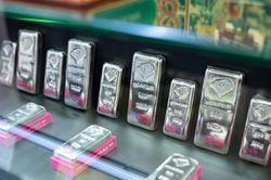 Giá bạc hôm nay 19/11/2025: Bạc Phú Quý tăng vọt vượt mốc 2 triệu đồng