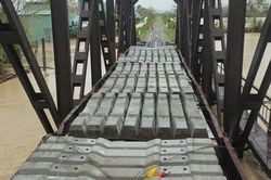 Mưa lớn gây sự cố tại cầu Luật Lễ, đường sắt phải tạm ngừng nhiều đoàn tàu