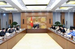 Khẩn trương hoàn thành các công việc đúng tiến độ, đảm bảo chất lượng