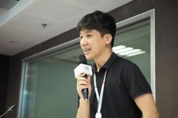 Từ cậu bé từng thu mình đến thầy giáo công nghệ đưa học trò vươn tầm quốc tế