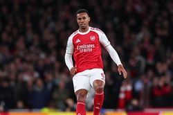 Arsenal mất Gabriel 2 tháng, Mosquera lấp chỗ trống