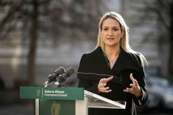 Điện mừng Bộ trưởng Bộ Ngoại giao và Thương mại Ireland Helen McEntee