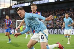 Chelsea cân nhắc bom tấn tuyến giữa: Wharton hay Anderson?