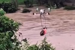 Giải cứu kịp thời người dân mắc kẹt trên cù lao giữa dòng sông Sêrêpốk