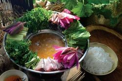 Bí quyết chọn rau ăn lẩu mắm chuẩn vị miền Tây, giúp cân bằng dinh dưỡng