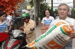 [Ảnh] Tình người của người dân Thành phố Hồ Chí Minh gửi bà con vùng lũ