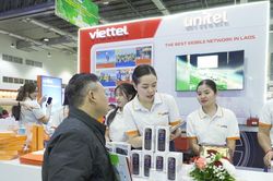 Tập đoàn Viettel giới thiệu nhiều công nghệ phục vụ cuộc sống số tại Hội chợ kết nối giao thương Việt Nam – Lào