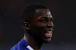Chelsea tìm phương án thay Caicedo trước trận Burnley