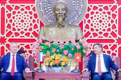 Bí thư Tỉnh ủy Nghệ An Nguyễn Khắc Thận tiếp Thống đốc tỉnh Kaluga, Liên bang Nga