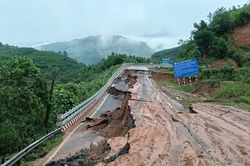 Đèo Khánh Lê tiếp tục xuất hiện nhiều vị trí sạt lở nghiêm trọng