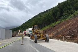 Tiếp tục tổ chức giao thông tạm thời trên cao tốc La Sơn - Hòa Liên