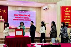 Cán bộ và nhân dân Thủ đô chung tay ủng hộ đồng bào vùng lũ