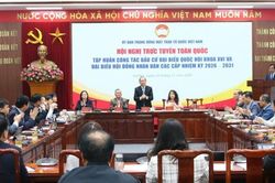 Giữ vững mối liên hệ với cử tri và nhân dân trong suốt quá trình bầu cử