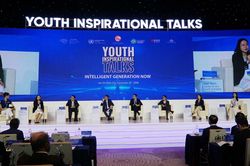 Talkshow truyền cảm hứng cho giới trẻ mở màn Diễn đàn kinh tế mùa thu 2025