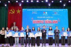 Trao giải Cuộc thi Olympic Tiếng Anh học sinh, sinh viên tỉnh Nghệ An năm học 2024 - 2025