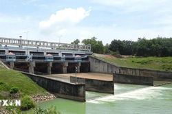 Hồ Dầu Tiếng tiếp tục xả lũ đợt 8