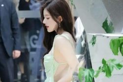 Triệu Lộ Tư rũ bỏ hình tượng ngây thơ, diện đầm hở lưng táo bạo gây xôn xao