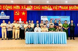 Ký cam kết đảm bảo an toàn giao thông trong vụ thu hoạch mía 2025-2026