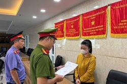 Một tiểu thương ở Chợ Cồn - Đà Nẵng bị khởi tố vì buôn bán hàng cấm, không hóa đơn